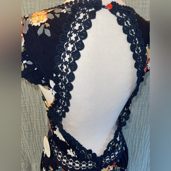 3/$25 NWT LUXXEL Floral hi-low Dress SZ Lrg - Picture 6 of 14